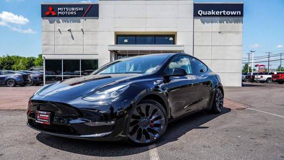 TESLA MODEL Y 2021 5YJYGDEF1MF140956 image